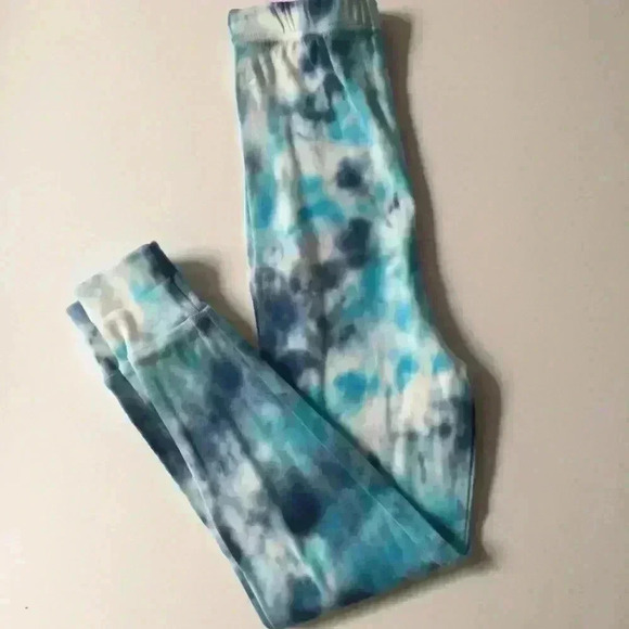 Tie dye matching shopkins shirt and leggings set. - Picture 4 of 6